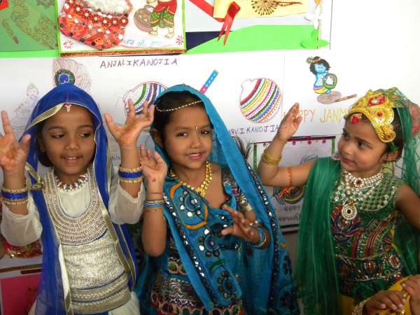 beautiful pics of krishna janmashtmi celebration