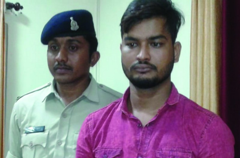 अलग-अलग किश्तों में 33 लाख की ठगी