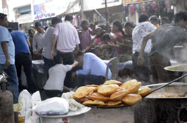 Photo Gallery : मेला का अंतिम दिन, श्याम बगीची में भगवान श्री कृष्ण की झांकी देखने ऐसी उमड़ी श्रद्धालुओं की भीड़