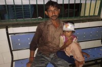 डिलीवरी रूम और दवा स्टोर में ताला लगाकर आराम फरमाने घर चली जाती हैं यहां तैनात नर्स