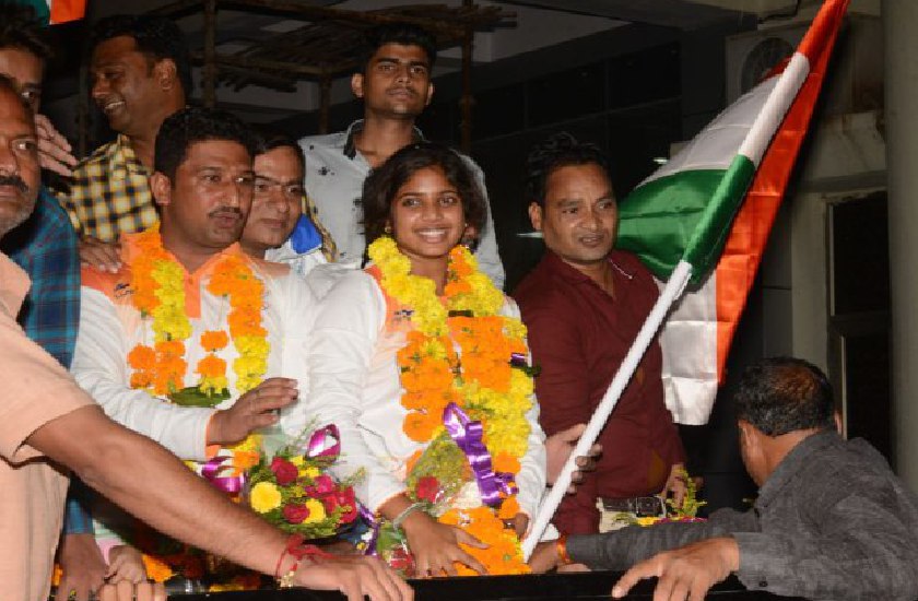 asian games silver medal winner muskan's grand welcome in Jabalpur