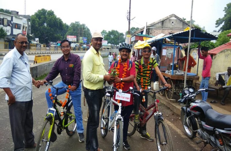 Devendra, who came out of bicycle for the sake of moral education
