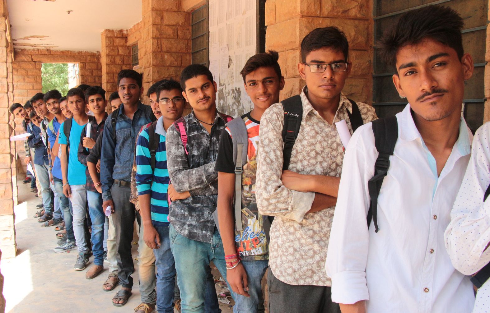 बूथ पर मोबाइल नहीं ले जा सकेंगे छात्र-छात्राएं