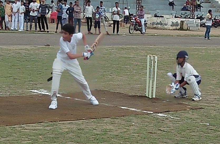 ali-made-century-in-under-14-cricket