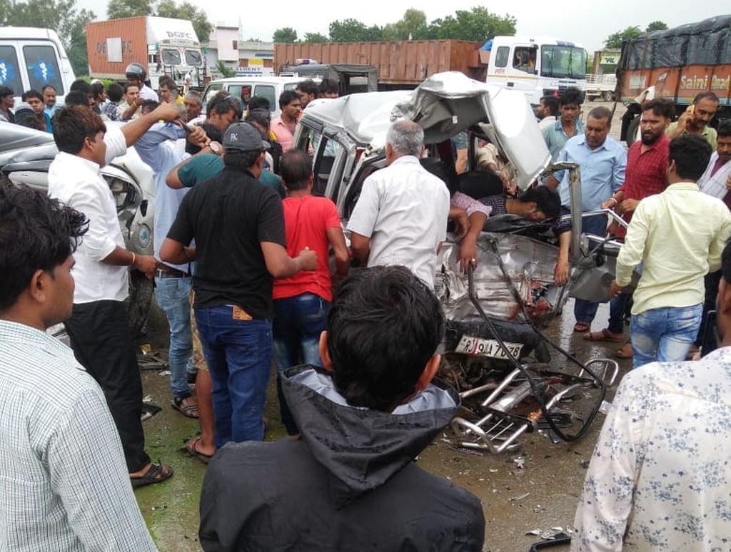 four people died in road accident