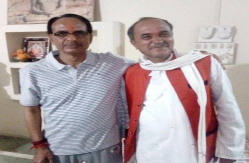 raghunandan sharma with CM shivraj singh