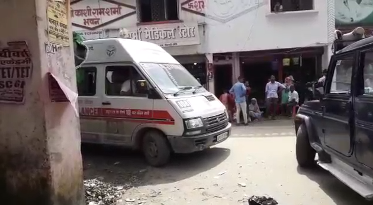 Ambulance stuck in BJP MP Rekha Arun Verma kafila Lakhimpur Kheri