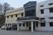 पशु चिकित्सा विभाग के उप संचालक आरएच पाण्डेय को इस मामले में नोटिस जारी
