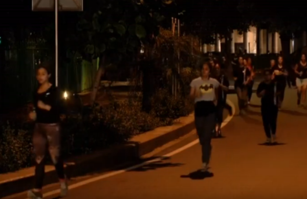 आधी रात को दिल्ली की सड़कों पर लड़कियों ने लगाई दौड़, वजह जानकर चौंक जाएंगे आप