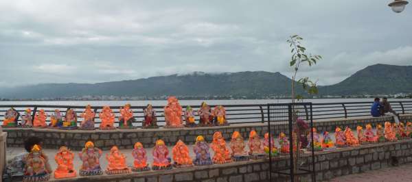 beautiful pics of ganesha on chaupati