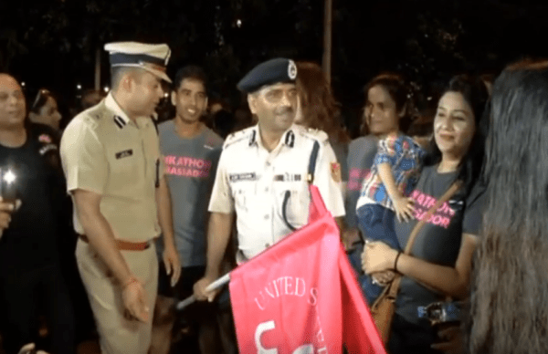 आधी रात को दिल्ली की सड़कों पर लड़कियों ने लगाई दौड़, वजह जानकर चौंक जाएंगे आप