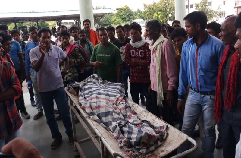 जिला अस्पताल में नहीं मिल रहा बेहतर इलाज, बढ़ती जा रही डॉक्टरों की लापरवाही