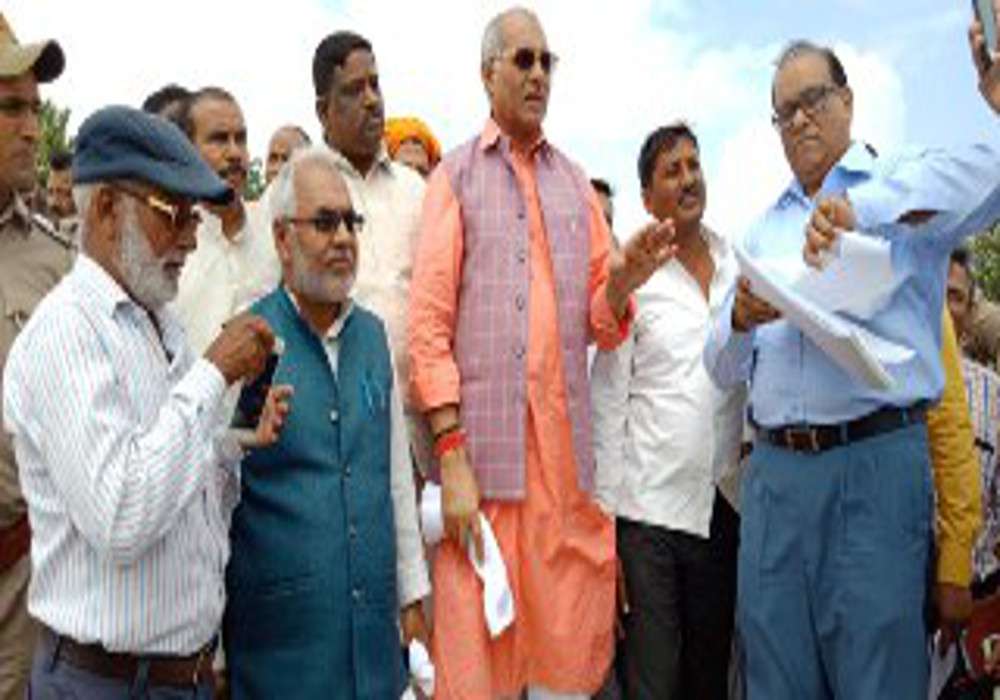 सिंचाई मंत्री धर्मपाल सिंह ने किया जिले का दौरा, कटान प्रभावित गांवों का किया
निरीक्षण