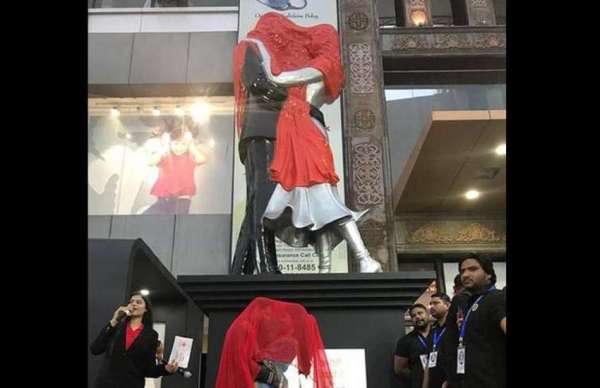 kasauti zindagi ki 2 ekta kapoor anurag and prerna big statue