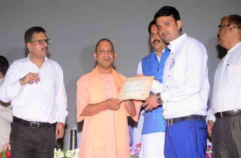 Azamgarh son pawan singh