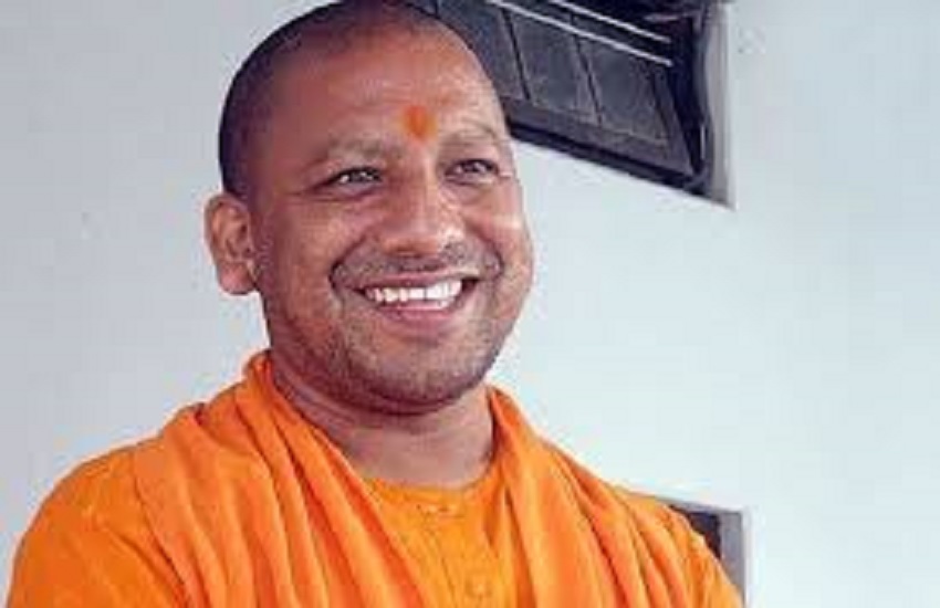 BREAKING-बनारस पहुंचे सीएम योगी आदित्यनाथ, कर सकते हैं रात्रि भ्रमण