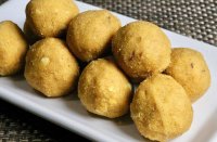 Moong dal laddu