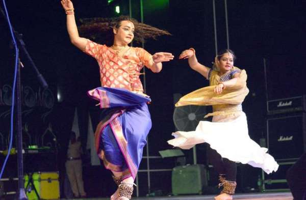 Photo Gallery : विभिन्न क्षेत्रों से पहुंचे कलाकारों ने दी एक से बढ़ कर एक प्रस्तुति, मोहा लोगों का मन