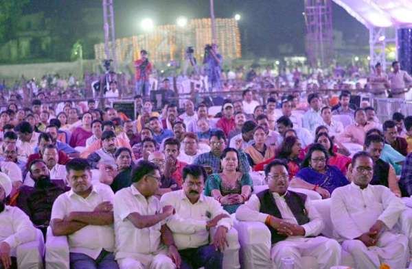 Photo Gallery : विभिन्न क्षेत्रों से पहुंचे कलाकारों ने दी एक से बढ़ कर एक प्रस्तुति, मोहा लोगों का मन