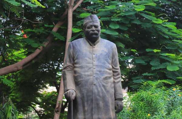 Forget the great men