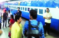 यात्रियों को काफी परेशानी का सामना करना पड़ सकता है