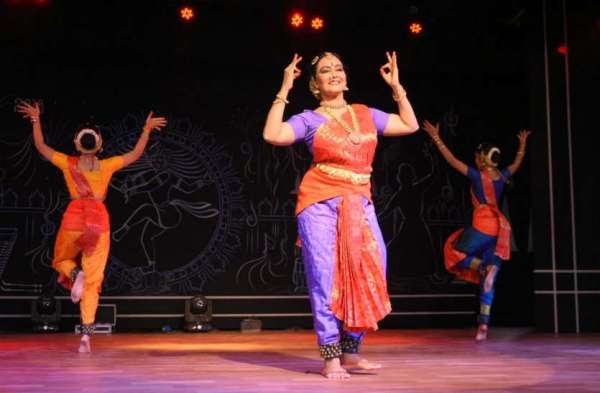 Photo Gallery : खूब सजी चक्रधर समारोह की दूसरी शाम, देश के अलग-अलग क्षेत्रों से आए कलाकारों ने सजाया महफिल