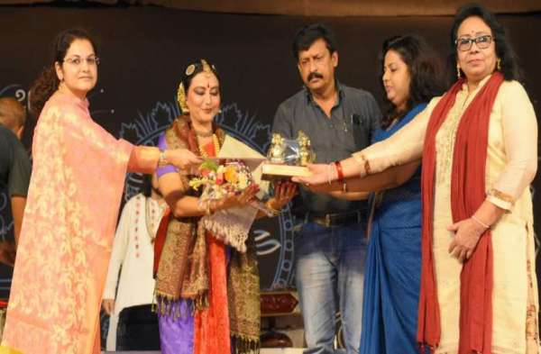 Photo Gallery : खूब सजी चक्रधर समारोह की दूसरी शाम, देश के अलग-अलग क्षेत्रों से आए कलाकारों ने सजाया महफिल