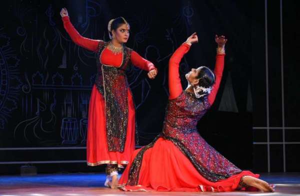 Photo Gallery : खूब सजी चक्रधर समारोह की दूसरी शाम, देश के अलग-अलग क्षेत्रों से आए कलाकारों ने सजाया महफिल