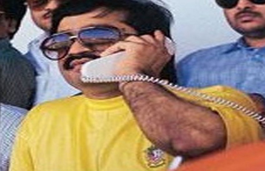Dawood intervenes in indian army