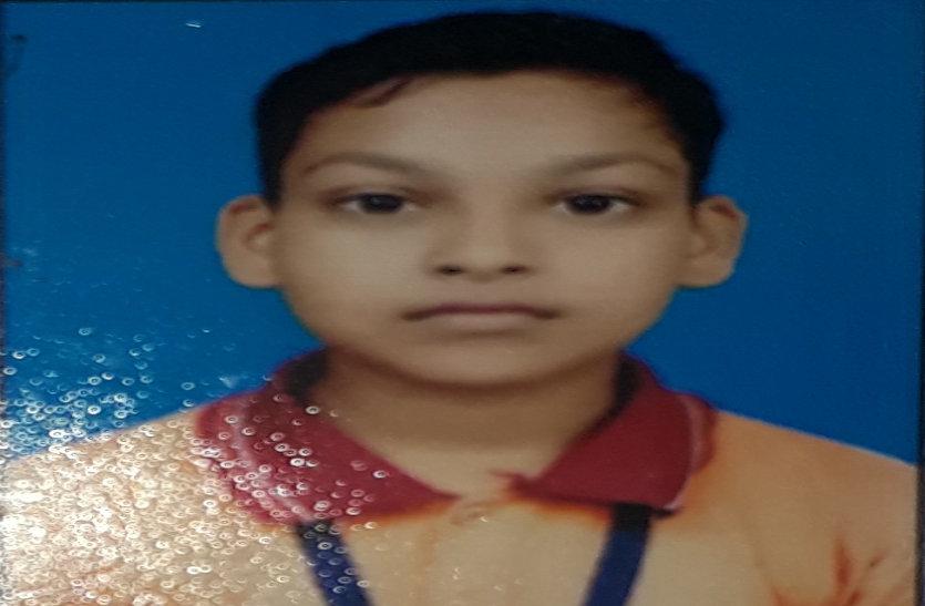 घर से लापता ११ साल के बालक की तालाब में मिली लाश, परिवार को हत्या का संदेह