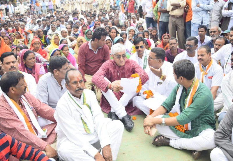 TS Sighdeo jammed road