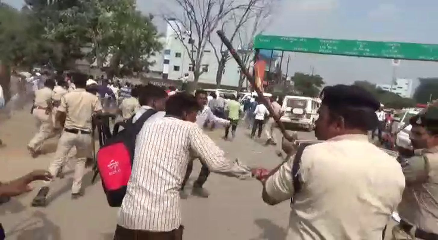 Atrocity Act protest in Satna, stone platting Lathi charge Before CM