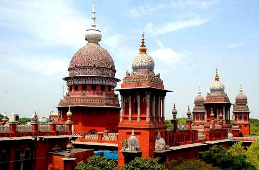 priest worship like robot in temple in TN says madras high court