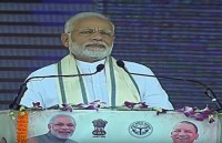 वाराणसी में जनसभा को संबोधित करते पीएम मोदी