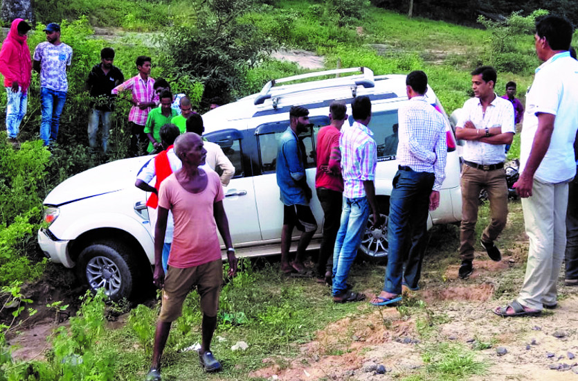 वहीं शाम साढ़े 4 बजे तेज रफ्तार कार चालक ने बाइक सवार को रौंद दिया