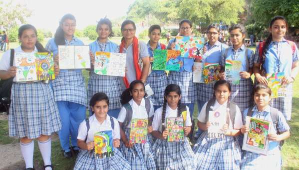 three thousand students make beautiful card for voting awareness