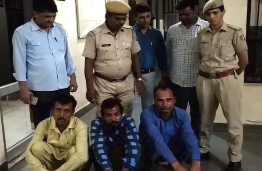 नोट दोगुने करने का झांसा