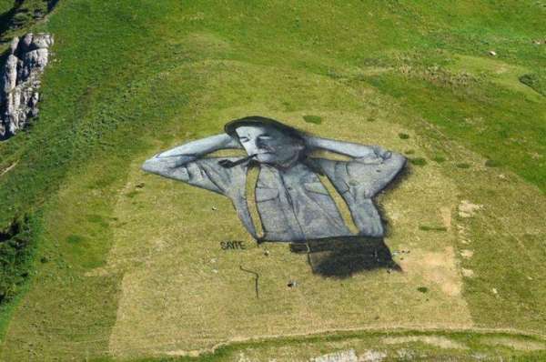 giant landart painting near lake in geneva catching eyes of onlookers