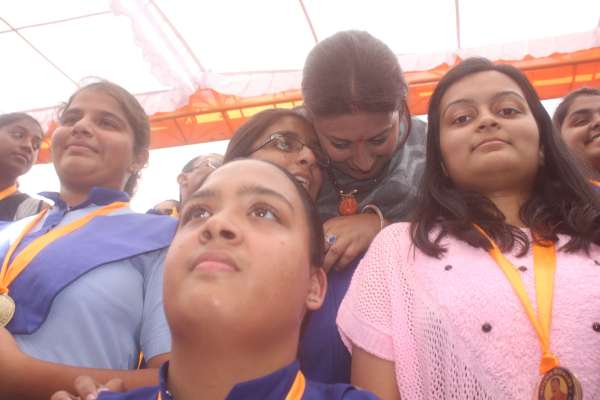 beautiful pics of prize giving ceremony pics