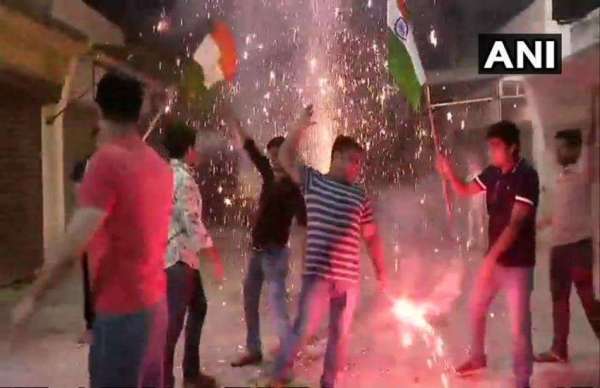 INDIAN FANS CELEBRATING ASIA CUP WIN OVER PAKISTAN 