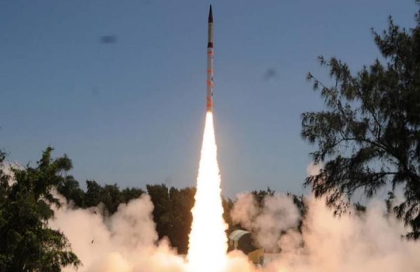 सतह-से-सतह पर मार करने वाली स्वदेशी बैलिस्टिक मिसाइल 'प्रहार' का सफल परीक्षण