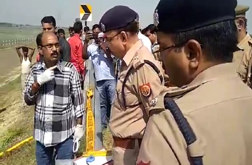A woman dead body found on agra lucknow expressway