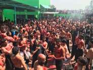 pics of muslim community's mourn on moharam