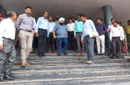 जांजगीर-नैला पहुंचते ही एसईसीआर के जीएम को लोगों ने घेरा, जानें किस बात को लेकर बनाया दबाव