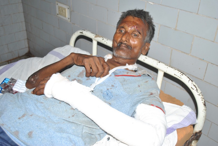 Victims beaten in police presence