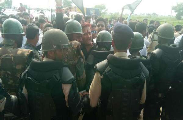 Congress protest against PM