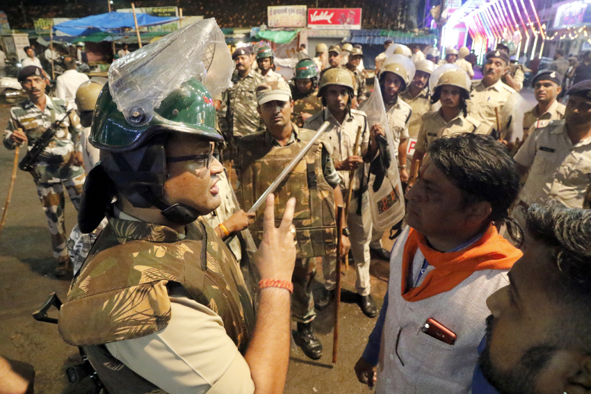इस 'दबंग' IPS अफसर की आहट से कांप गए गुंडे