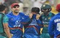SHOAIB MALIK CONSOLING AFTAB ALAM 