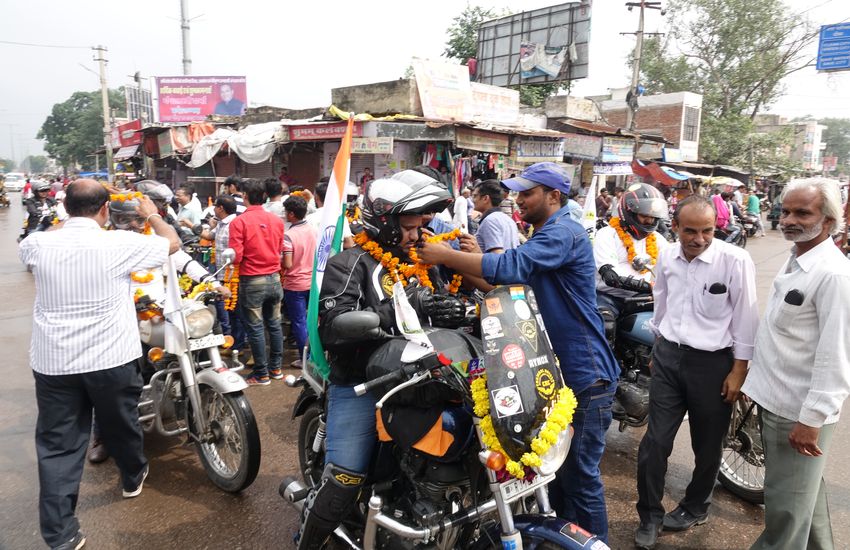 message-delivered-by-bike-rally
