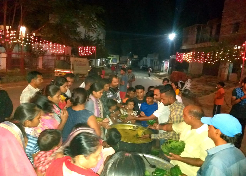 विदाई से पहले गणेशा के दर्शन करने उमड़े श्रद्धालु, फिर हुआ विशाल भंडारा- See Video